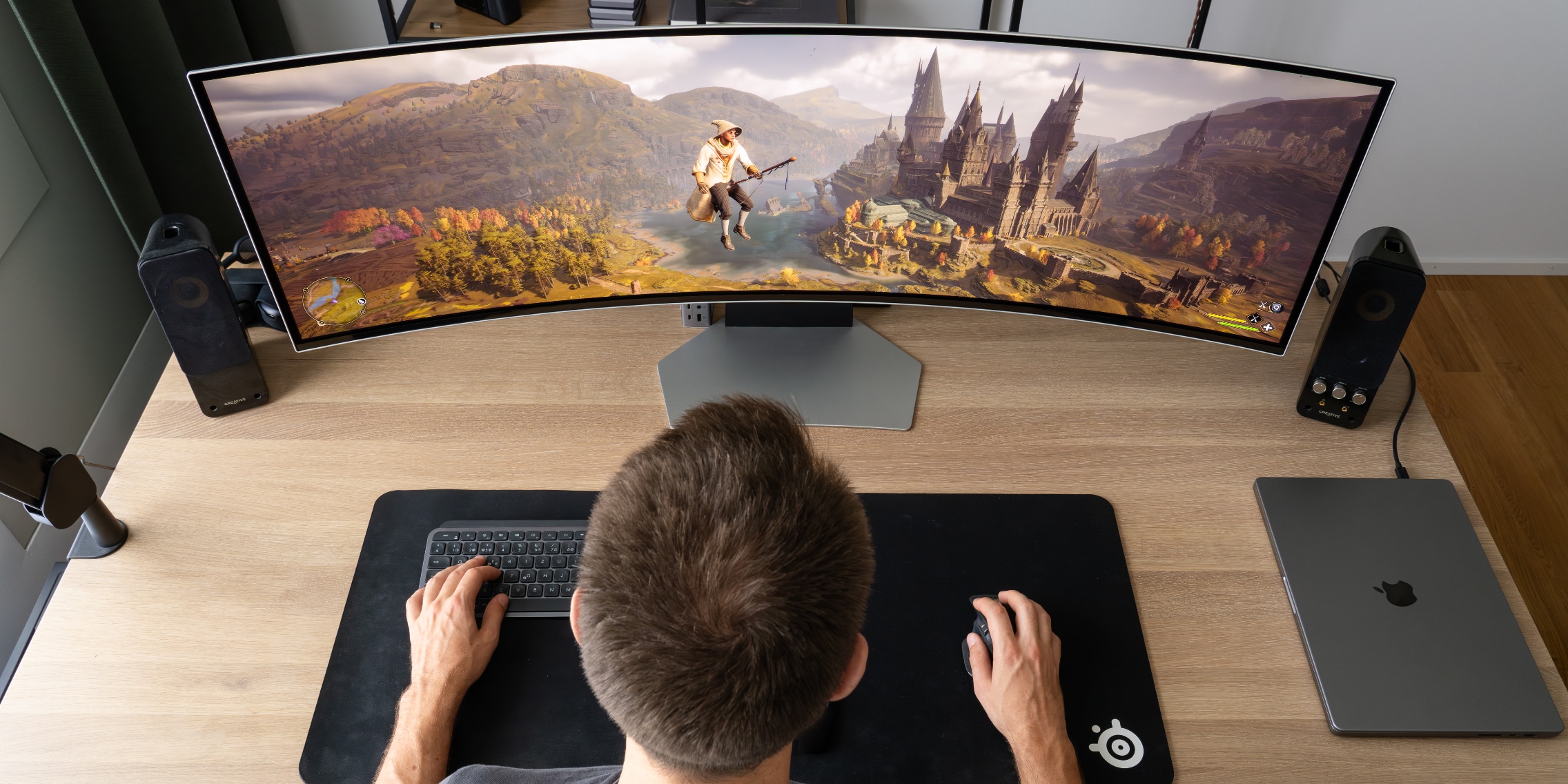 Samsung Odyssey OLED G9: a juggernaut of a gaming monitor