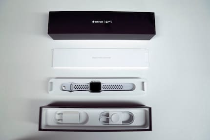 Der gesamte Inhalt der Apple Watch Series 3 Box