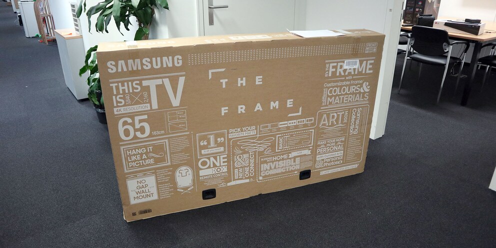Fast so stylish wie der Fernseher selbst.