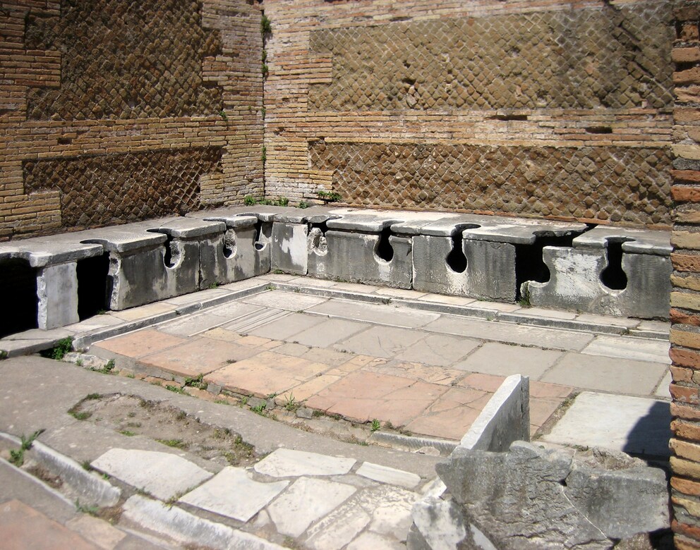 Eine antike römische Latrine