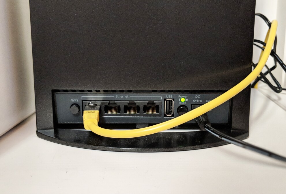 Der Extender verfügt über mehrere Netzwerkanschlüsse für weitere Geräte.
