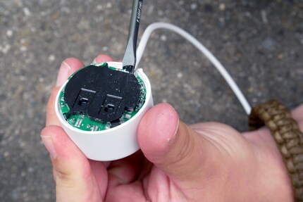 Keine Chance: Der Stecker passt niemals in ein Gehäuse, das in eine Schweizer Steckdose passen würde