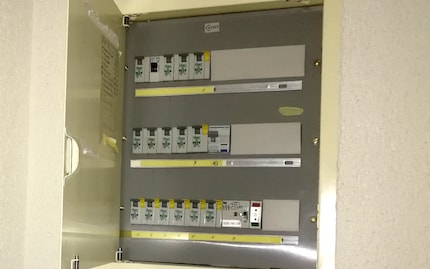 Stromleitung (aus den 80ern) und elektrischer Verteiler haben erheblichen Einfluss auf die Geschwindigkeit einer Powerline.