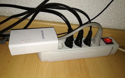 Wer seine Powerline so verbindet, darf sich nicht über schlechte Resultate wundern.