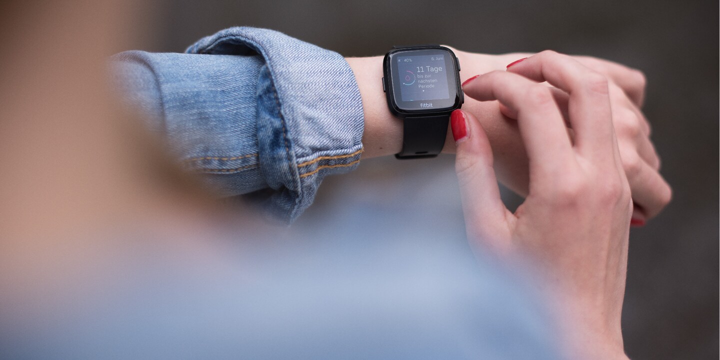 Fitbit Versa: Die Tech-Industrie entdeckt die Frauen. Netter Versuch.