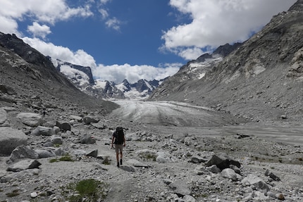 A week's hike without electricity: I needed 3 batteries.