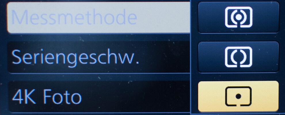 Symbole im Kamera-Menü: Oben Matrixmessung, Mitte Selektivmessung, unten (gelb) Spotmessung