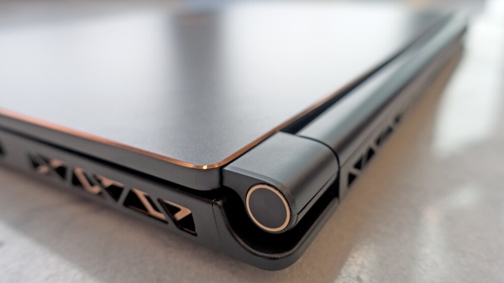 Das Design des Gamer-Notebooks ist schlicht und edel gehalten.