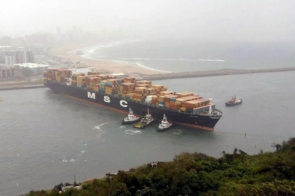 Das Schiff ist knappe 400 m lang und 60 m breit
