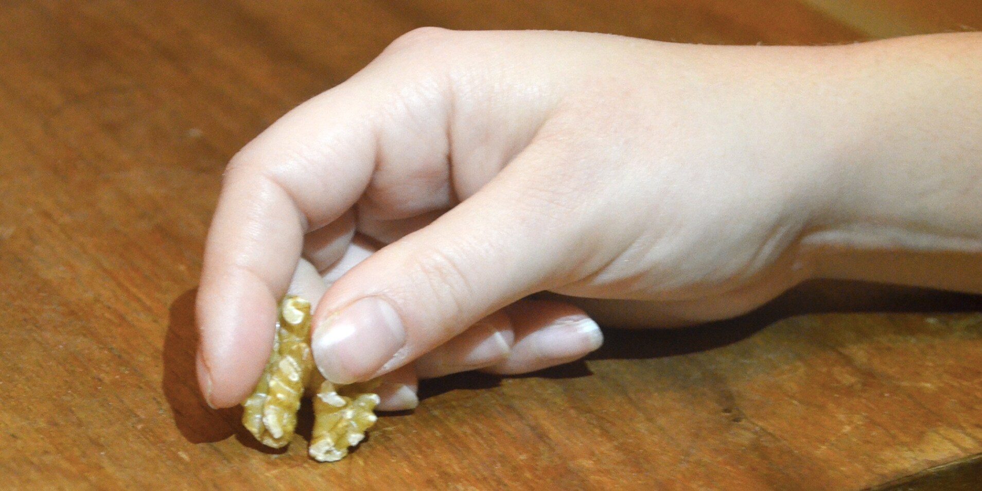 Erasing scratches with nuts - Galaxus
