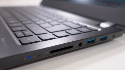 SD slot, jack connection, 2 x USB 3.0 Type-A, power connection
