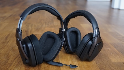 The microphone can be folded in and out.