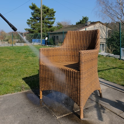 ... wie auch dein Gartenstuhl werden sauber.