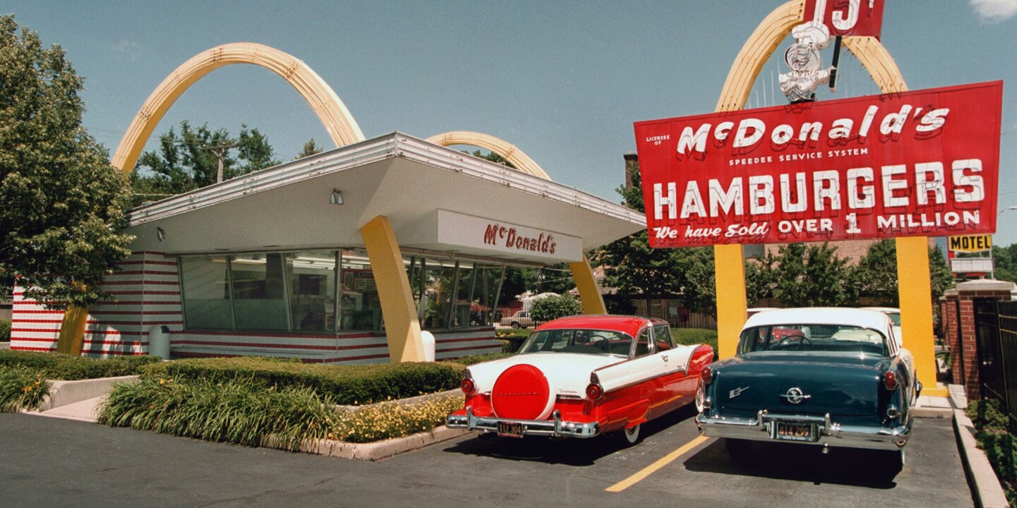 Ein Bild aus den guten, alten und noch nicht digitalisierten McDonald's-Zeiten. Bildquelle: Country Living Magazine.