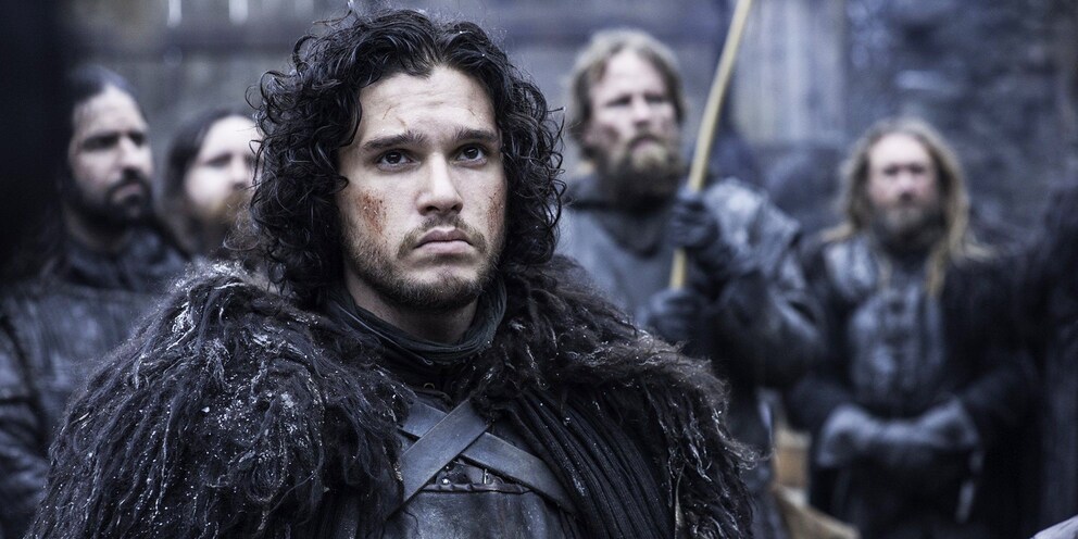 Jon Snow legt das Schwarz an