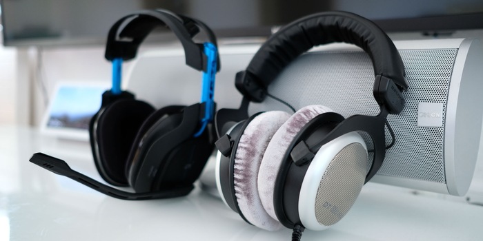 Are studio headphones better for gaming Galaxus