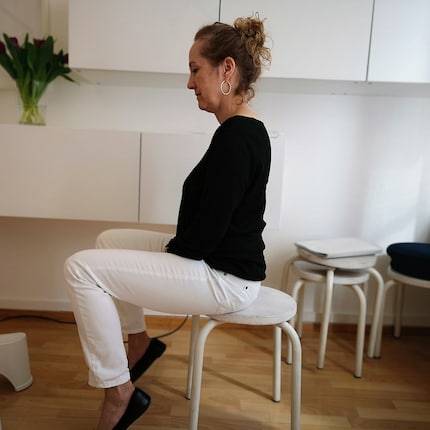 A no-no: poker straight back and feet on their tiptoes