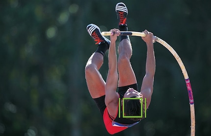 No face can actually be seen here. With the latest firmware update for the Sony Alpha A9, the autofocus should still track the subject reliably.