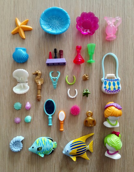 I am fascinated by this level of detail and the variety of colours.