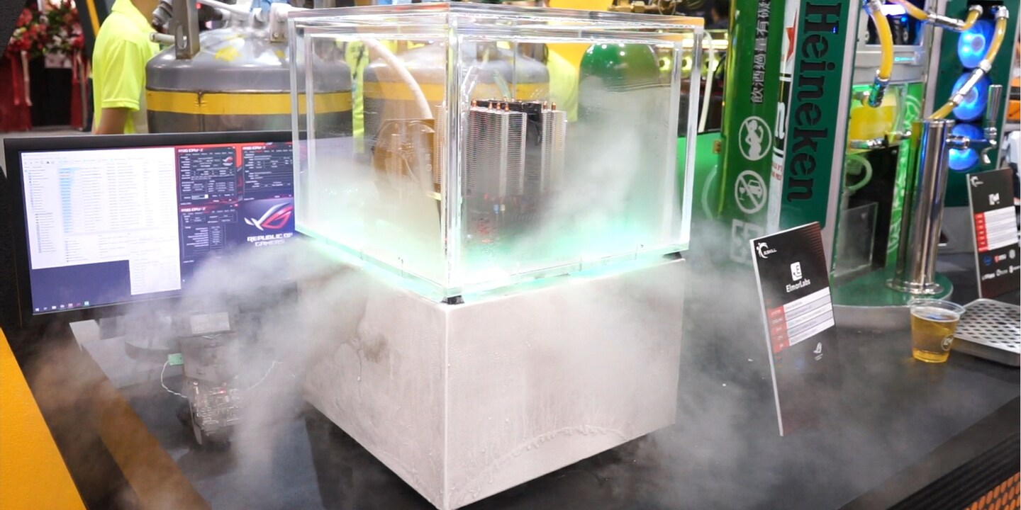 Computex: Es dampft, blinkt und läuft mit -58 °C