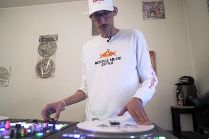 Wenn es ein Wort gibt, welches das, was der DJ macht, perfekt umschreibt, dann ist es Multitasking.