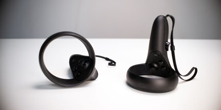 The touch controllers feel good in the hand.
