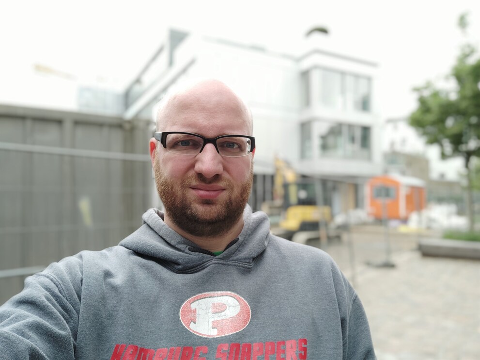 Wenn die Kamera Spiegelungen auf dem Kopf für einen Teil des Hintergrunds hält.