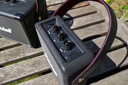 The rotary knobs on the top.