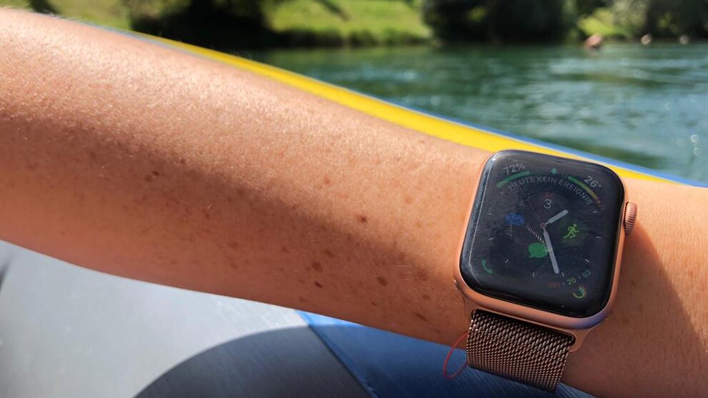 Handy, Swisspass, Portemonnaie – beim Böötle auf der Limmat habe ich dank meiner Smartwatch und der Wallet-App alles digital griffbereit.