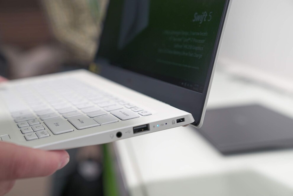 Acer Swift 5: Leichtgewicht mit vielen Anschlüssen.