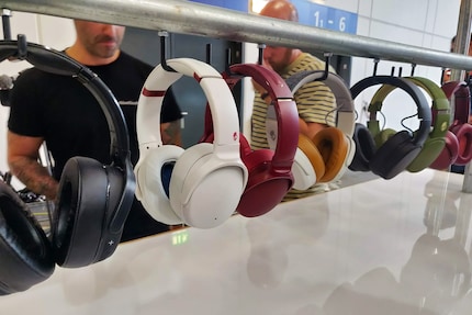 They feel a little rickety in my hand. Definitely not comparable to Sony's pristine design.