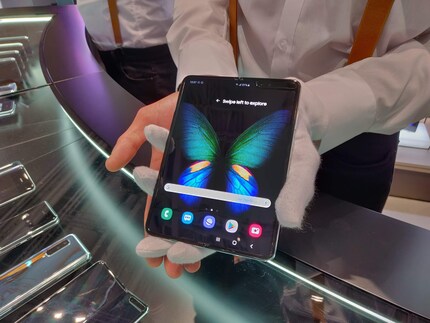 When unfolded, the Galaxy Fold 5G looks very pleasing. All the more so when it's being held by white velvety gloves.