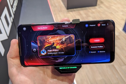 Das Display schafft 120 Hertz.
