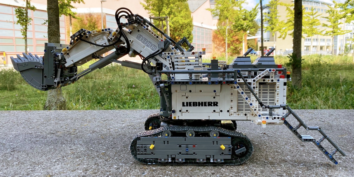 Zusammengebaut: LEGO Liebherr Bagger