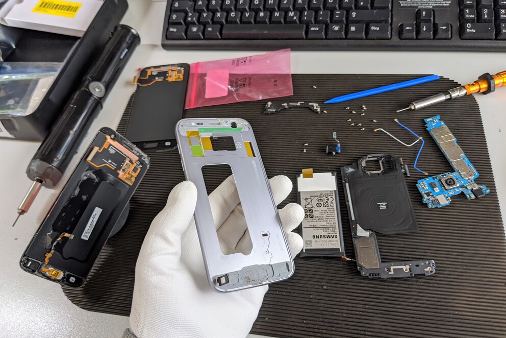 Das «Skelett» des Galaxy S7.
