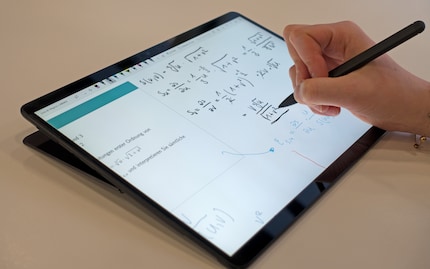 The new Slim Pen fits better in the hand thanks to its flat shape.