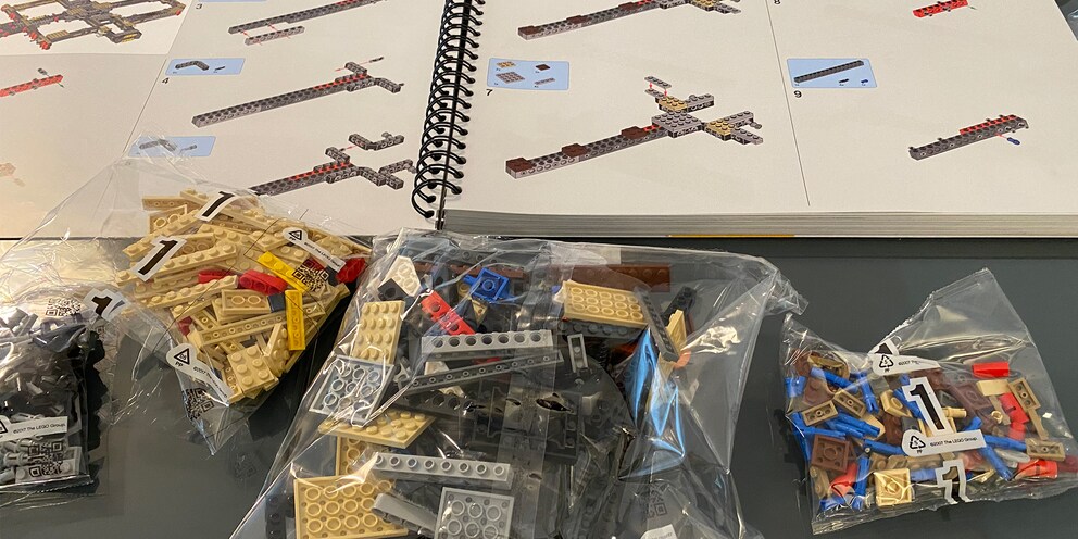 Schritt für Schritt, Klötzchen um Klötzchen. Das ist LEGO und das ist gut so.