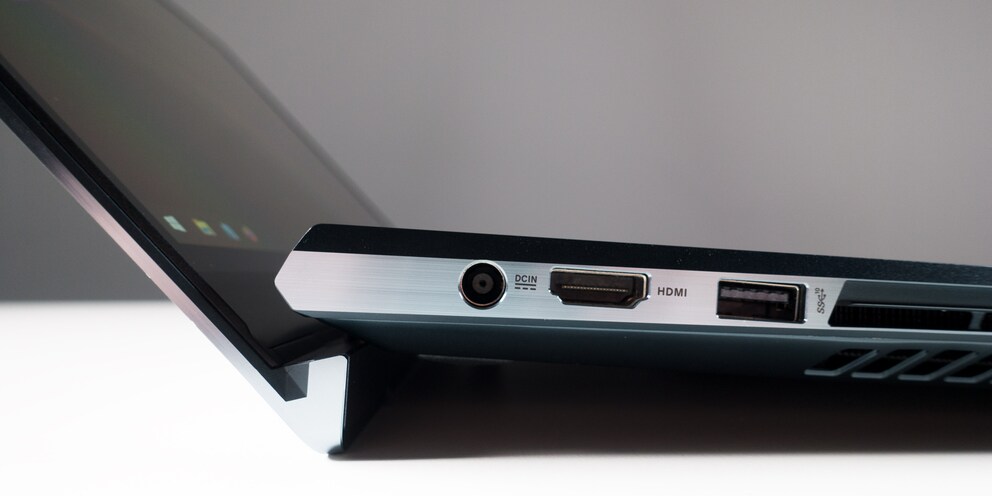 Den Mechanismus zum Anheben der Basis nennt Asus «Ergo-Lift-Scharnier».