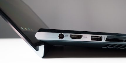 The mechanism for lifting the base is called the Asus «Ergo-Lift hinge».