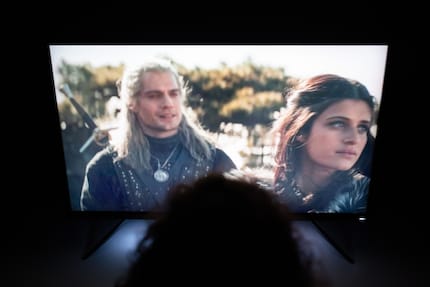Geralt, der Hexer, hat's einfach. Zu seiner Zeit gab's schliesslich noch kein Netflix.