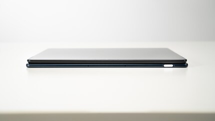 Äusserlich sind sie sich sehr ähnlich. Das Slate hat zusätzlich einen Fingerabdrucksensor am Powerbutton.