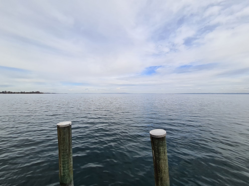 Die Sicht auf den See, fotografiert mit dem Oppo Find X2 auf 1x Zoom