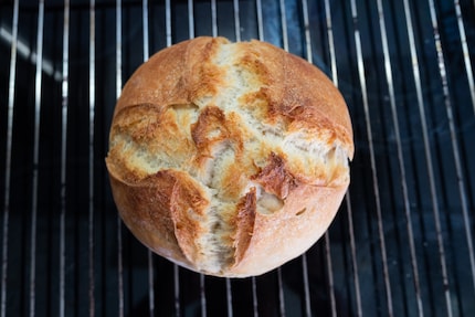 Es sieht nach Brot aus.