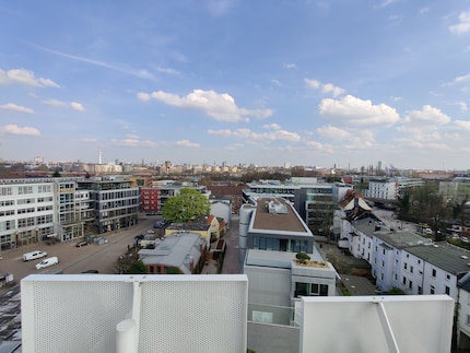 Wide-angle.