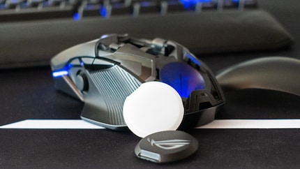 For those who want to design their own logo, there's a white plastic template.