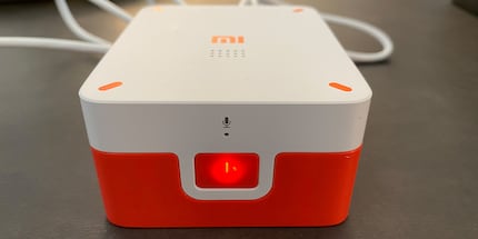 Die Batterie muss zuerst geladen werden – dieses Kästchen ist zugleich auch die Steuereinheit.