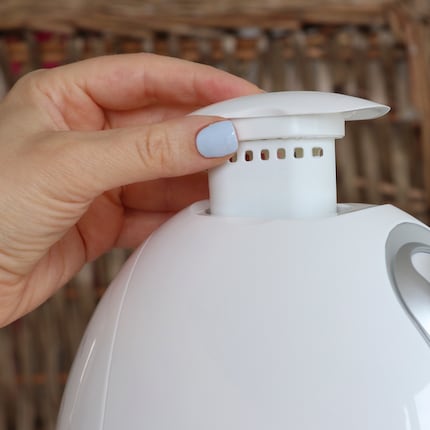 Pour your essential oil into this basket.
