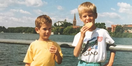 Porentief rein: Mein Bruder und ich, vor mehr als 25 Jahren.