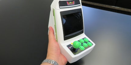 Retro-Arcade-Handheld: So sieht der neue Sega Astro City Mini aus.
