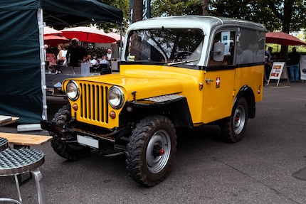 The day's champion? The Willys Jeep styled as a post van